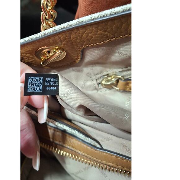 Michael Kors Jet Set Tote - Vanilla/Acorn - Used, Great Condition, Bargain! - Picture 9 of 13